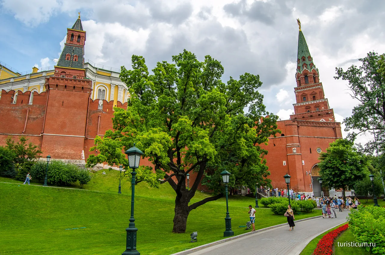 Москва | Фотографии | № (Александровский сад) | Sidewalk, Structures