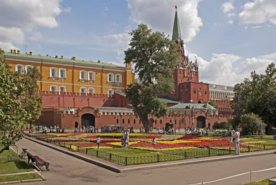 Александровский сад, Исаакиевский собор, Санкт-Петербург | Обои 1024х768