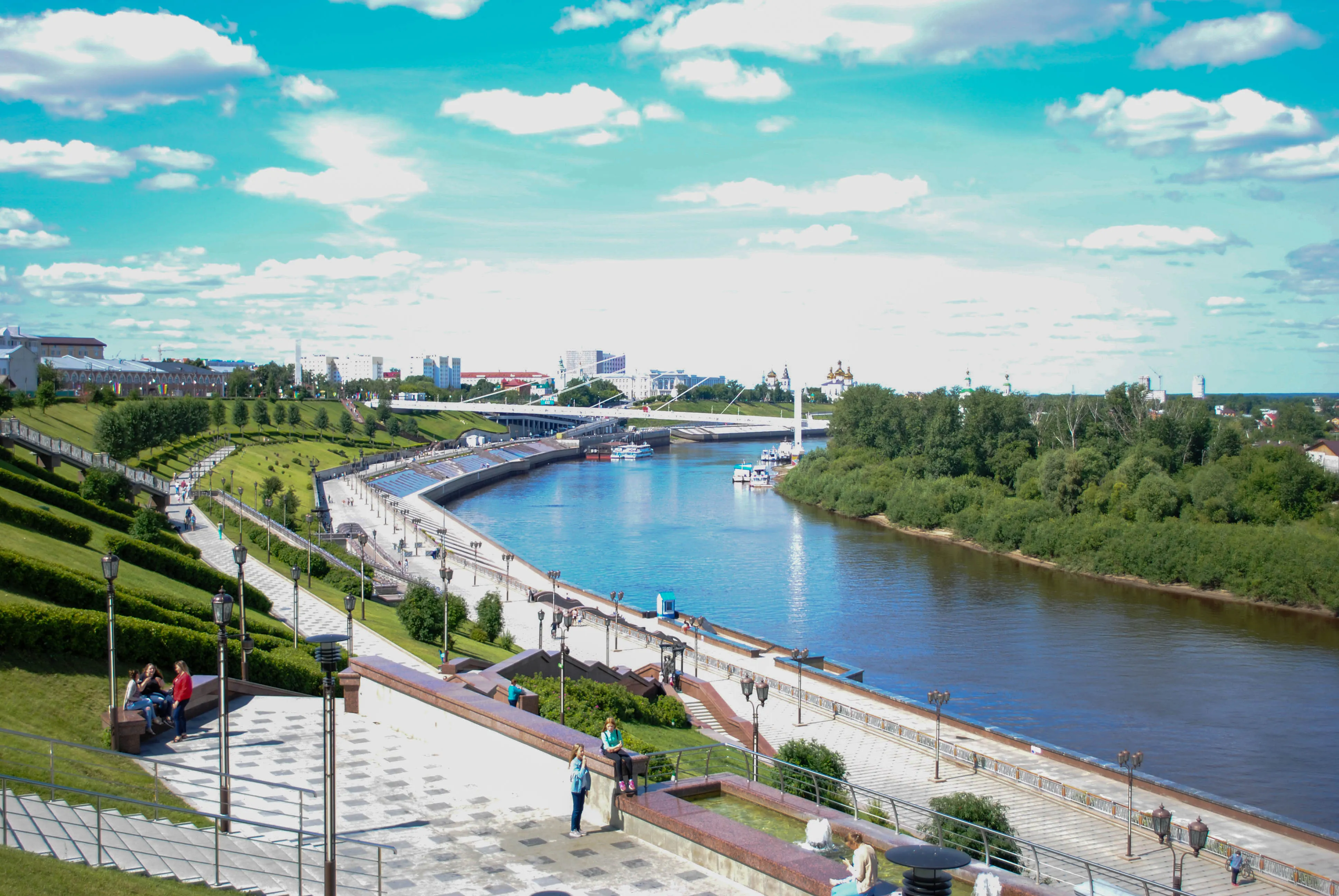 Четырехуровневая набережная в Тюмени. Тюмень достопримечательности. Красивые места в Тюмени. Красивые места в Екатеринбурге для прогулок.