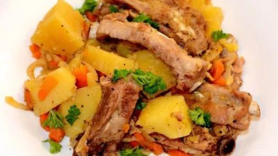 Как приготовить картошку с мясом в рукаве в мультиварке | Новости кулинарии  | Дзен