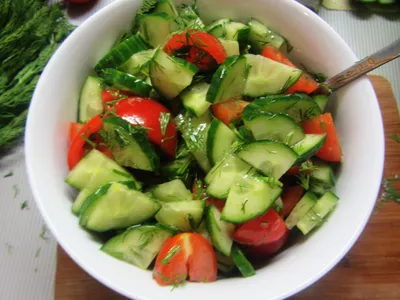 Салат из свежих помидоров и огурцов рецепт – Греческая кухня: Салаты. «Еда»
