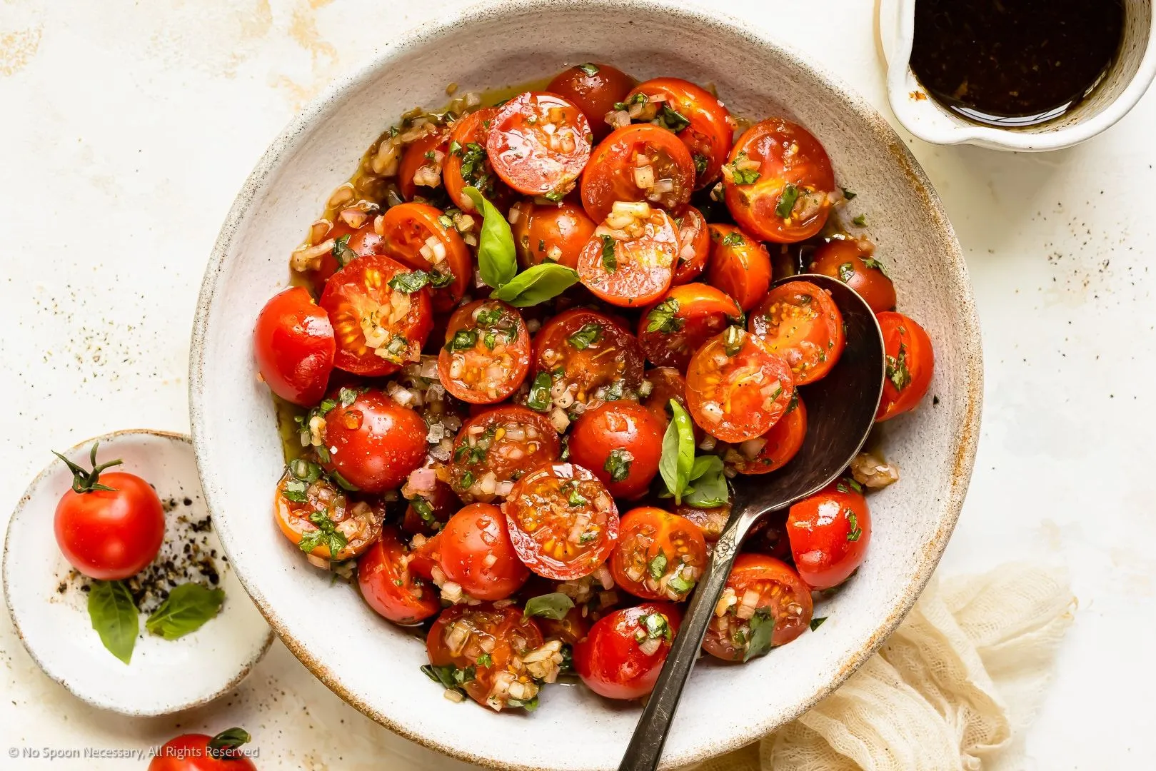 Помидоры половинками рецепты. Маринованный помидор. Marinated Tomatoes.