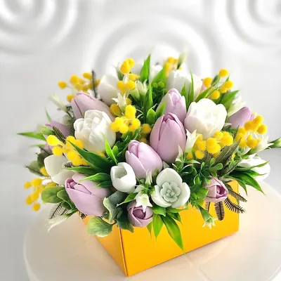 Купить букет цветов на 8 марта из 15 тюльпанов в Саратове
