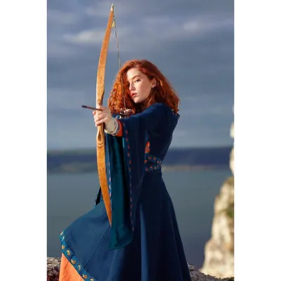 Девушка-воин с луком и стрелами, …» — создано в Шедевруме