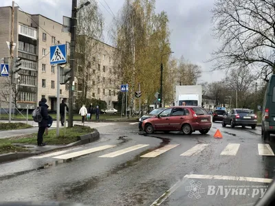 Спасательные подразделения Псковской области принимали участие в ликвидации  последствий ДТП в г. Великие Луки - Оперативная информация - Главное  управление МЧС России по Псковской области