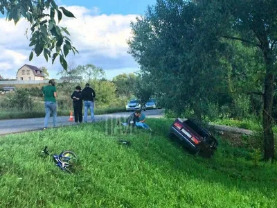 Публикуем фотографии с места аварии в Великих Луках, где погибли двое детей