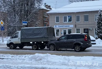 Великие Луки : 300 тысяч рублей заплатил виновник ДТП пострадавшей в аварии  в Великих Луках