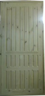 Монтаж двери из массива сосны под старину по доступной цене в Москве