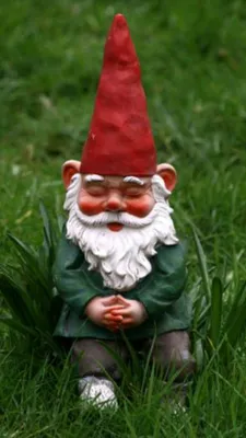 Pin by Кама on фигурки в саду | Gnome garden, Lawn gnome, Gnomes