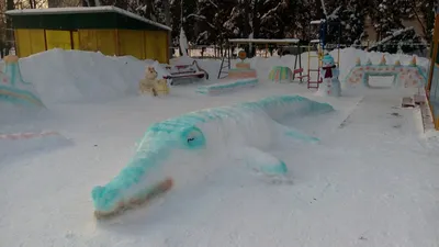 Крокодил из снега в детском саду | Детский сад, Динозавр, Детская