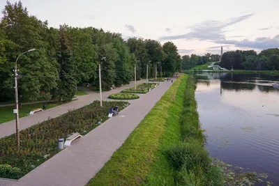 Великие Луки : Памятный знак в честь 800-летия города Великие Луки :  Фотогалерея города