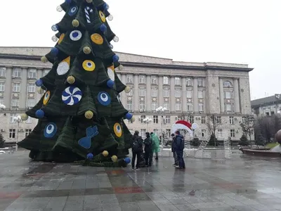 Елка на Софийской площади в Киеве зажглась - фото и видео - Апостроф