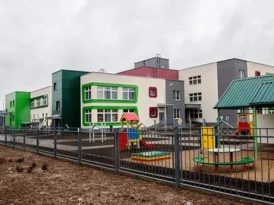 Новый детский сад с бассейном и мини-центром безопасности открылся в Минске