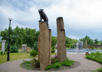 Файл:Типовые обезличенные памятники с полумесяцами и сад камней  Татаро-Башкирское кладбище.jpg — Википедия