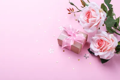 Открытки с цветами женщине с Днем Рождения (50 штук)