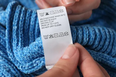 Что означает значок для стирки на одежде «тазик с точками» - Labeltex -  Изготовление этикеток, бирок и ярлыков для одежды