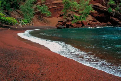 Милый мальчик лежит на песке на Seashore счастливом, Стоковое Изображение -  изображение насчитывающей мало, счастливо: 90505879