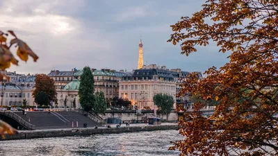 Скачать обои Франция, Париж, Эйфелевая башня, тучи, серые облака на рабочий  стол из раздела картинок Города и страны