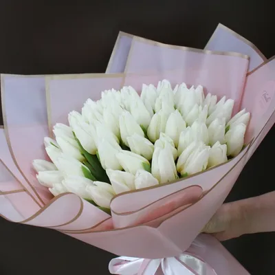 Открытка поздравительная «Белые тюльпаны», 8 марта, 8 х 6 см (20 шт) -  РусЭкспресс