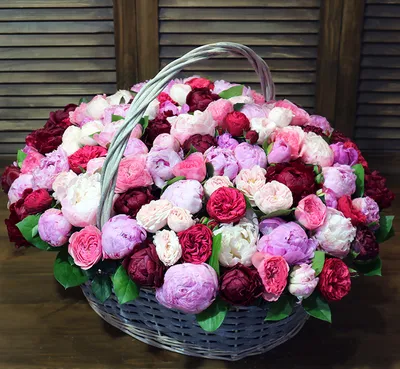 Букет из пионов и сирени - заказать доставку цветов в Москве от Leto Flowers