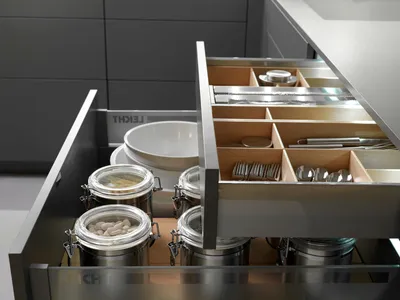 Как организовать хранение на кухне: лайфхаки и современные системы хранения
