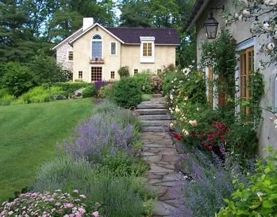 Как достичь совершенной гармонии на участке возле дома. Красивые уголки в  саду. | Дизайн Малина | Дзен