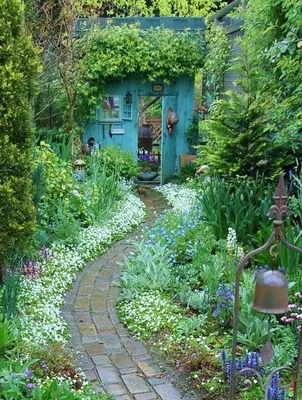 Маленький и уютный сад