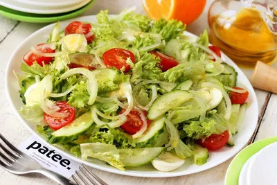 Витаминные салаты: 10 рецептов из свежих овощей и фруктов | Новости и  статьи ВкусВилл: Москва и область