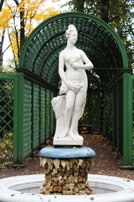 Невская ограда Летнего сада в Петербурге