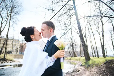 Свадебная фотосессия весной в Лопухинском саду • Свадебный фотограф СПб