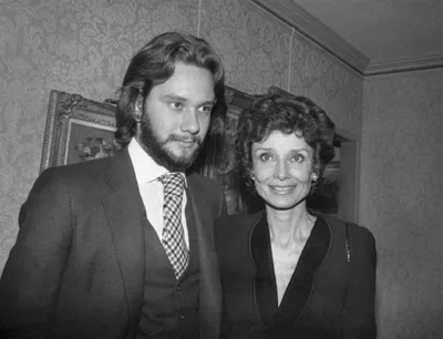 Actress Audrey Hepburn and her son Luca Dotti at an airport. April 1984  Stock Photo - Alamy