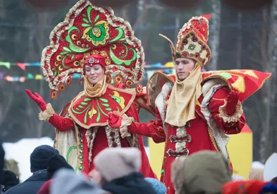 Русский: Масленица English: Shrovetide . 1920 351 Kustodiev Shrovetide 1920  Stock Photo - Alamy