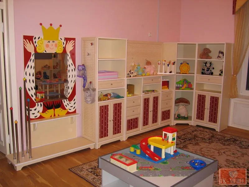 Мебель в ясли. Мебель для детского сада. Стенка детская для детского сада. Мебель для группы детского сада. Шкафы для детского сада в группу.
