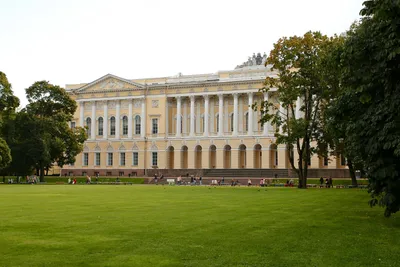 Павильон Росси в Михайловском саду в Петербурге