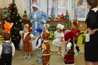Сайт Выверской школы-сада - Новогодний утренник в детском саду