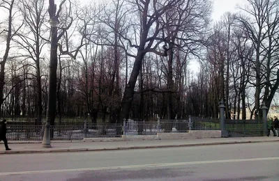 Горгона Медуза в Летнем саду Петербурга: Санкт-Петербург пешком - прогулки  с гидом. 2023 год.