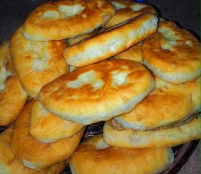 Жареные пирожки с картошкой и грибами - рецепт с фото
