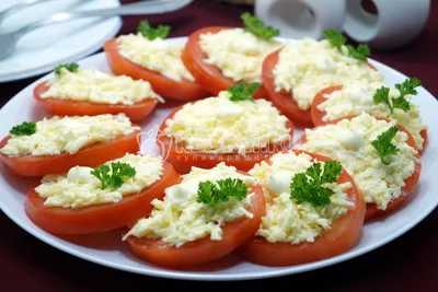 Фаршированные помидоры с сыром и чесноком, рецепт закуски