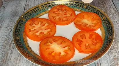 Быстрая закуска из помидоров и сыра: рецепт - Лайфхакер