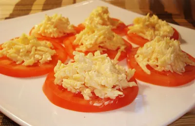 Помидоры с сыром и чесноком рецепт – Советская кухня: Закуски. «Еда»