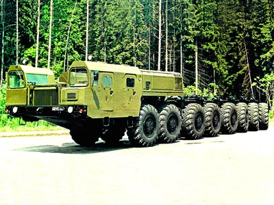 Счастливое число шестнадцать: восьмиосный МАЗ для ракетного «Тополя-М» -  КОЛЕСА.ру – автомобильный журнал