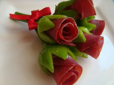 Как сделать розу из помидора для украшения салата (68 фото) - фото -  картинки и рисунки: скачать бесплатно