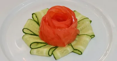Как сделать розу из помидора (ВИДЕО) - IVONA.UA