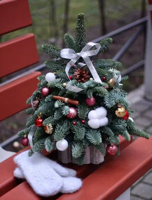 Купить новогоднюю елку \"Декоративная\" по доступной цене с доставкой в  Москве и области в интернет-магазине Город Букетов