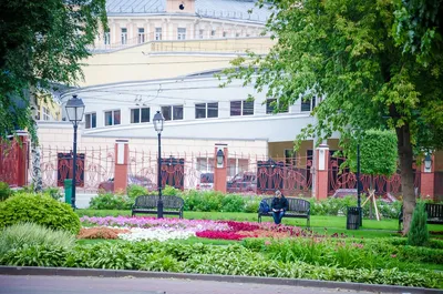 Свадебная прогулка в Саду Эрмитаж - маршрут свадебной фотосессии в Москве