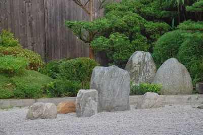 Камни в дизайне сада: сад камней своими руками, роспись валунов, горка и  другое