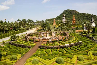 Французский Сад в Тропическом Парке Нонг Нуч, Таиланд, Азия.