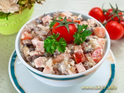 Салат из тунца, помидоров и яиц: просто, быстро и вкусно!» — создано в  Шедевруме