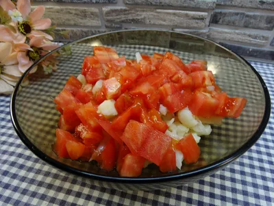 Салат из помидоров, салата Айсберг и яиц » 46ТВ Курское Интернет Телевидение