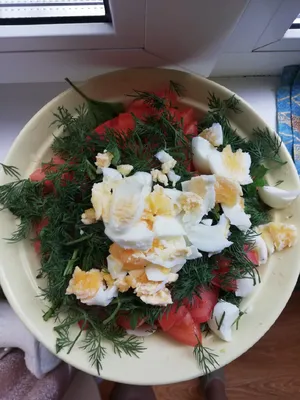 Салат из сёмги с перепелиными яйцами пошаговый рецепт с фото